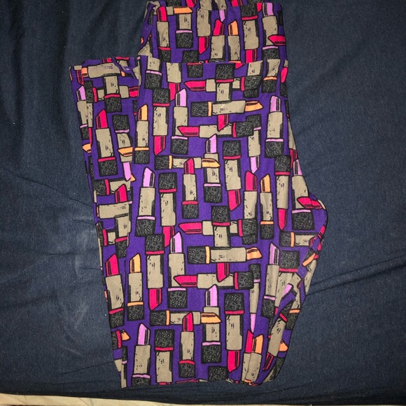 Lularoe lipstick print TC leggings - Picture 1 of 3